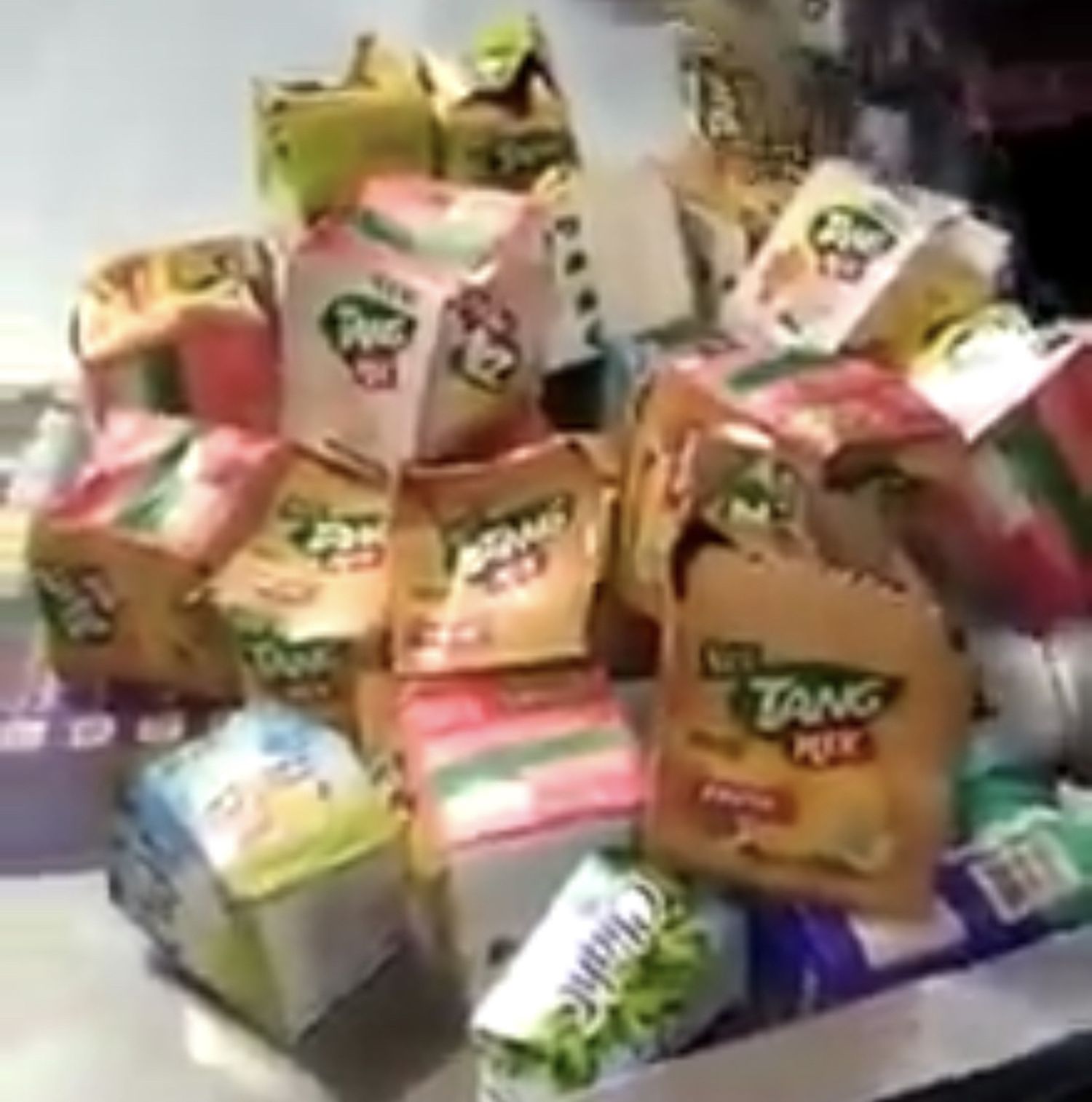 Interceptaron a una mujer que intentó robar 5.000 pesos en jugo de un hipermercado
