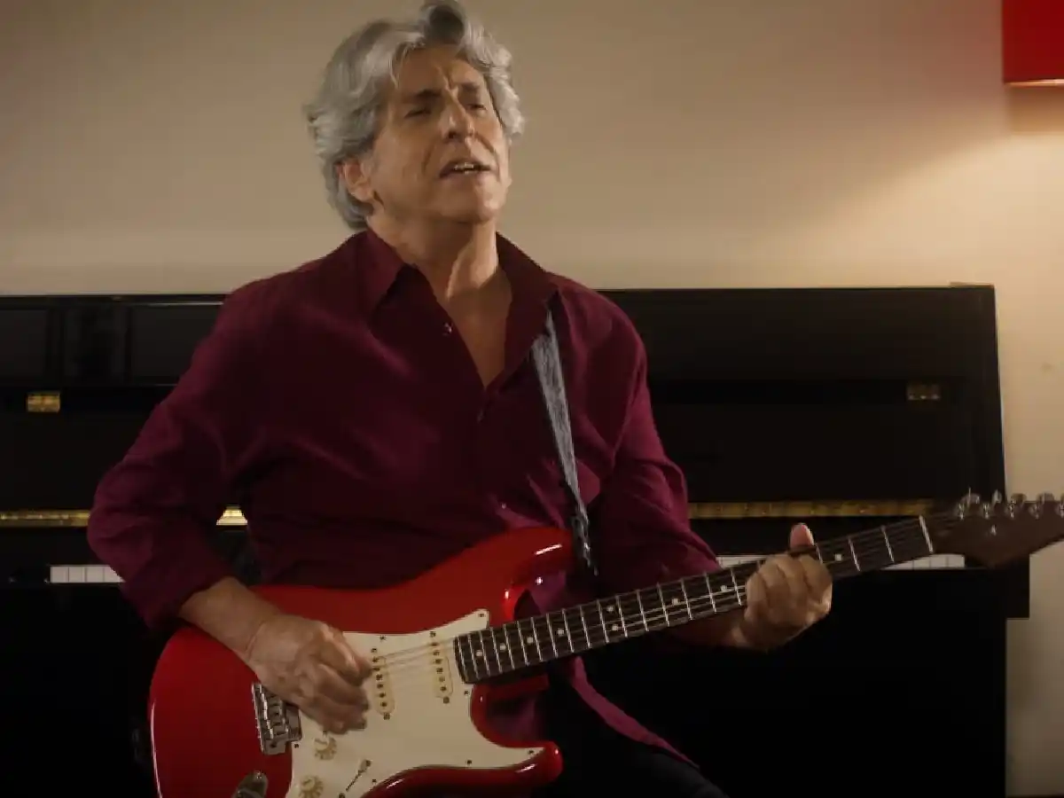  Roque Narvaja: el cantautor  que sigue navegando el  mar de la tranquilidad