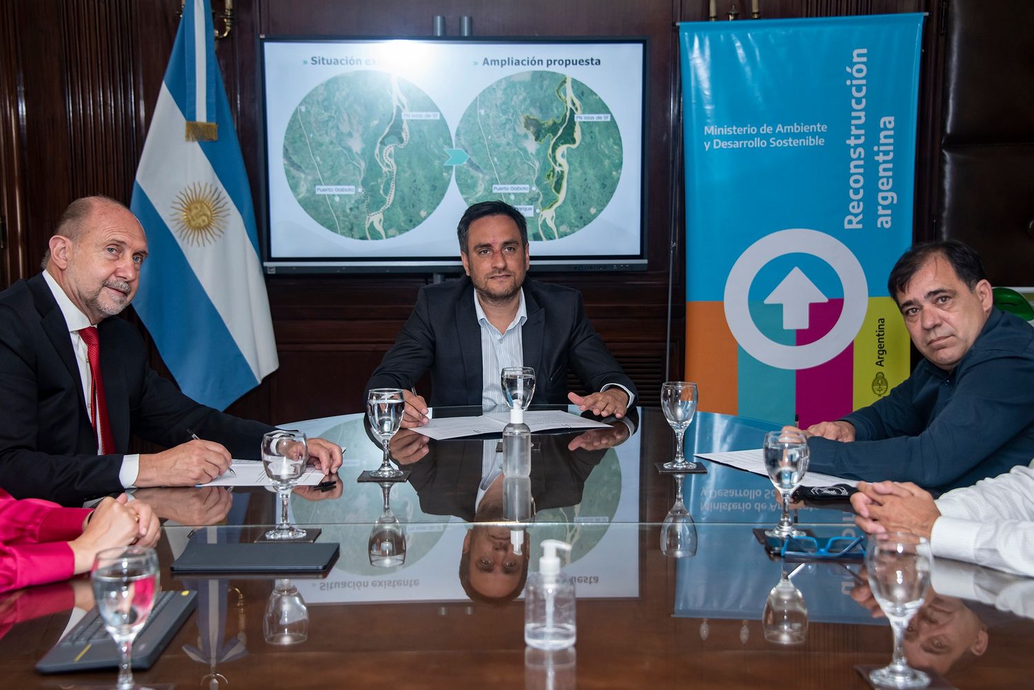 Ambiente anunció la finalización de cuatro faros de conservación