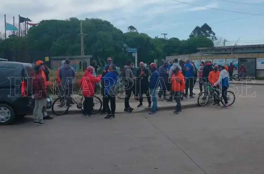 Guardavidas se manifestaron para conocer cómo trabajarán en la próxima temporada