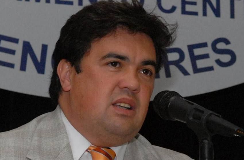 Denunciaron a Iguacel por la compensación a distribuidoras de gas