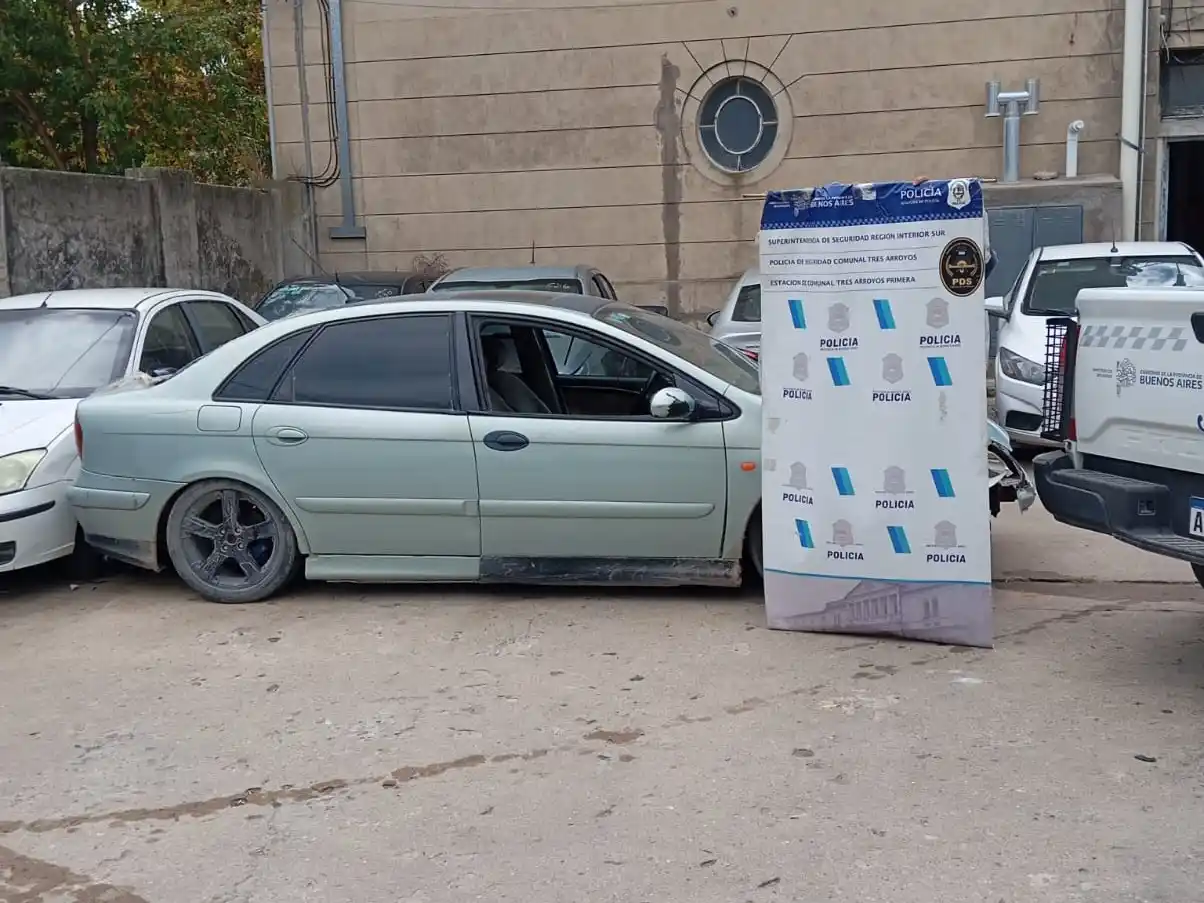 El automóvil Citroen C4 que fue incautado en uno de los allanamientos