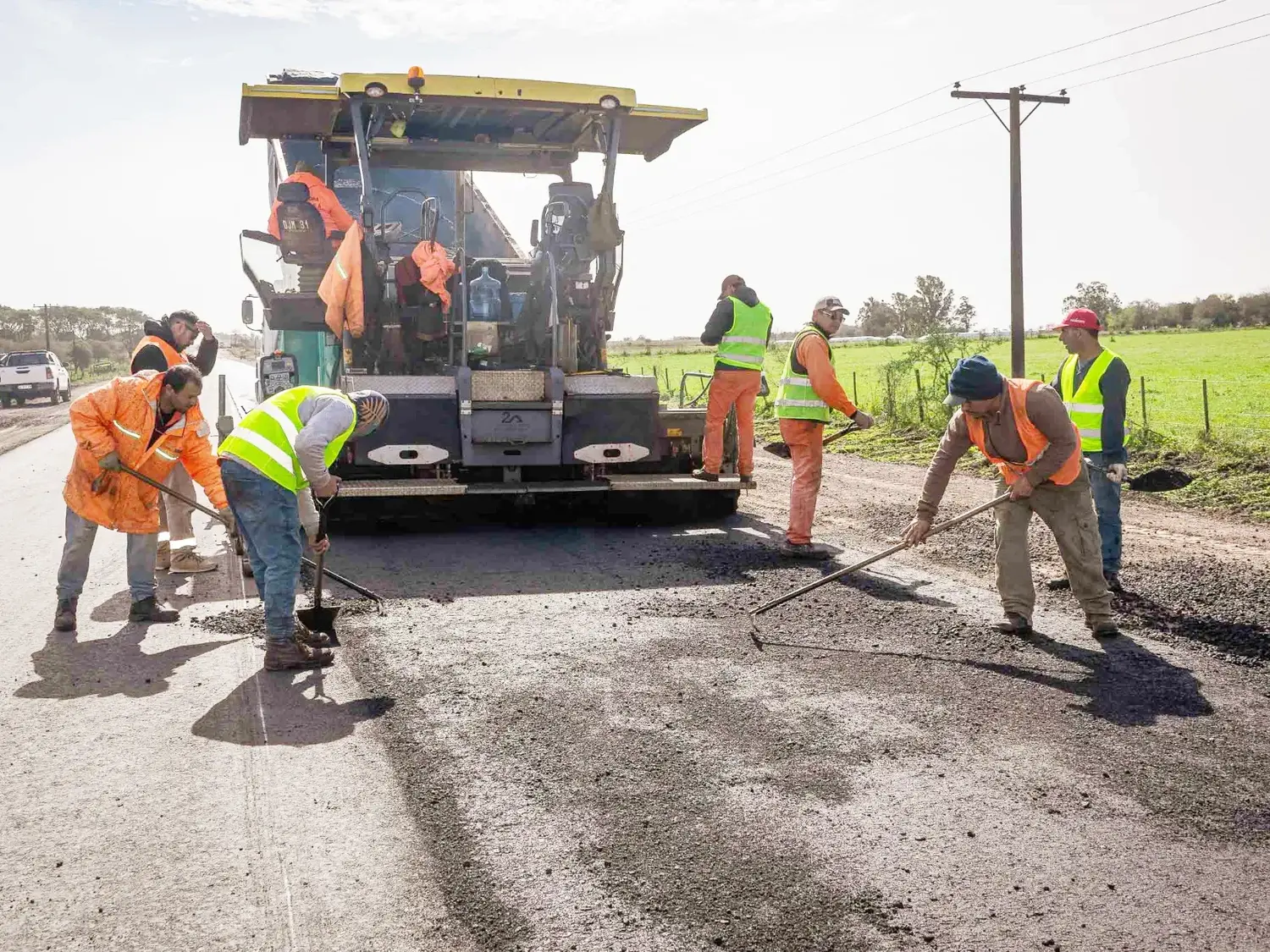 Continúa el asfaltado de la Ruta Provincial Nº 23 entre los departamentos Uruguay y Colón