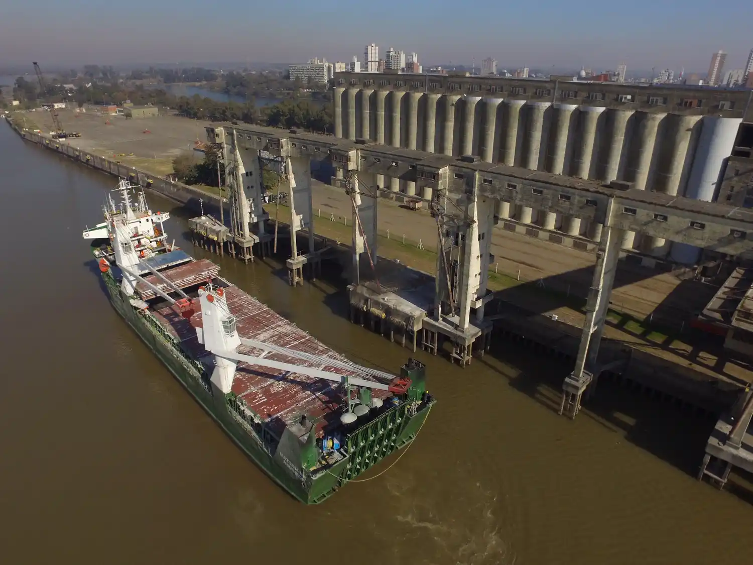 El Puerto de Santa Fe exportó en el último mes 10.000 toneladas de maíz quebrado