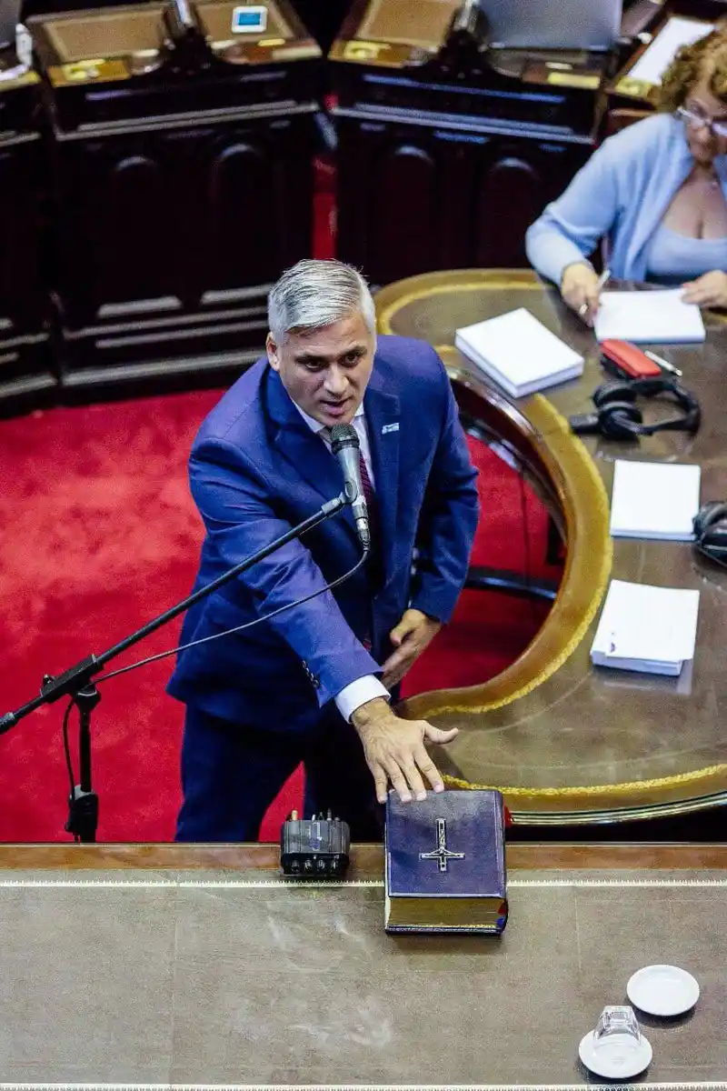 Juró Fernando Asencio como diputado nacional tras la muerte de Alberto Roberti