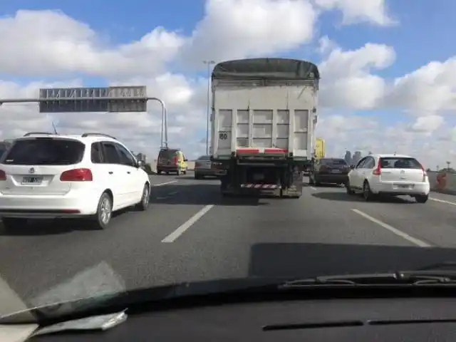 Corte de "Barrios de Pie" en la Autopista Buenos Aires - La Plata