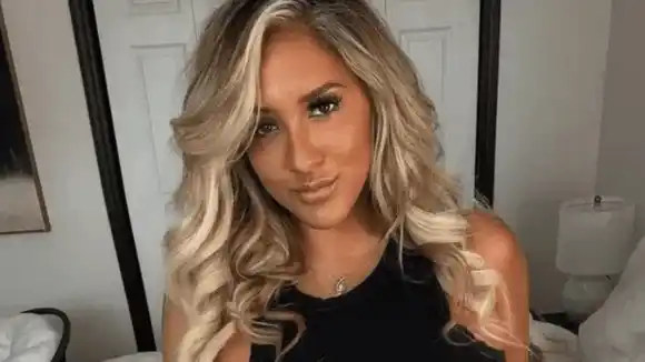 ¿DISCRIMINACIÓN O QUÉ? Expulsaron a un niño de la escuela porque su madre es modelo de OnlyFans