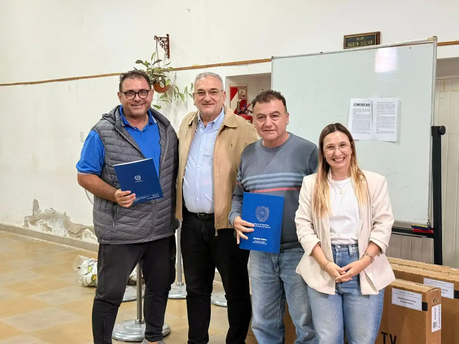 Alcides Calvo se reunió con presidentes vecinales de Rafaela y entregó equipamiento a los barrios