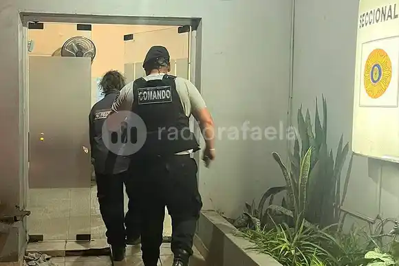 Apuntó con una escopeta a un grupo de menores de edad: terminó detenido