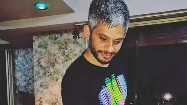 Entraron a robar a su pizzería, no se pudo sacar la alianza y lo mataron