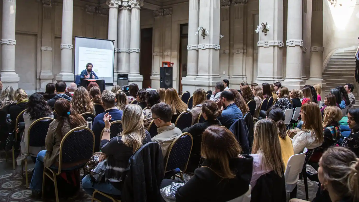 Quilmes: Comenzó ciclo de capacitación en salud mental para profesionales del municipio