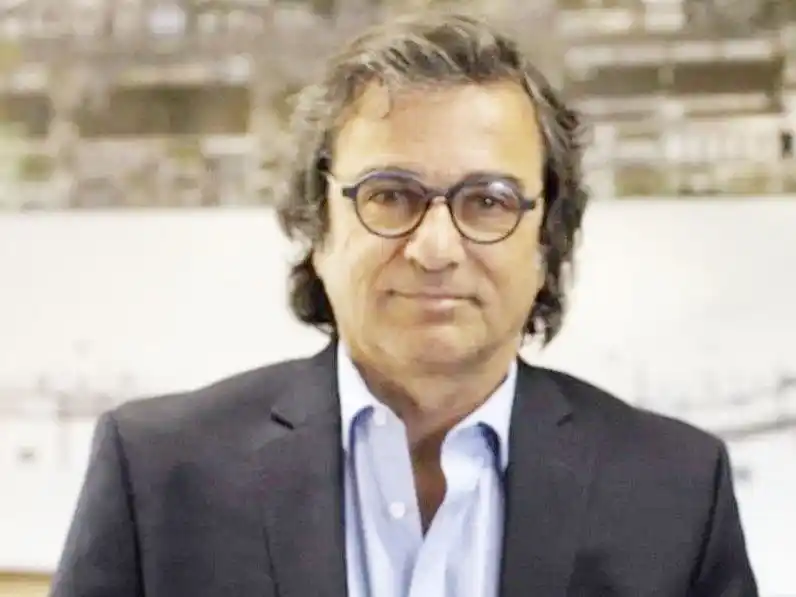 Cae un funcionario clave en economía por propiedades no declaradas