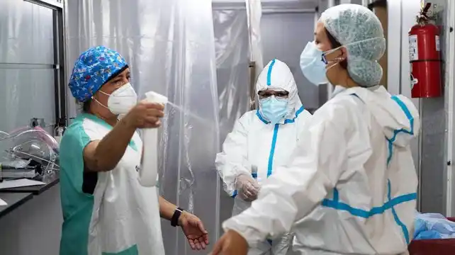 Covid: hay 894.206 contagiados y 23.668 muertos en el país