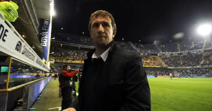 Arruabarrena dirigió su primera práctica y paró un equipo pensando en Vélez