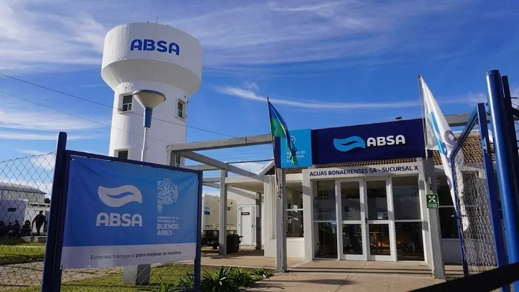 ¿ABSA podría hacerse cargo de AySA? La Provincia ve "difícil" la propuesta de Fernando Gray por el tamaño de la empresa