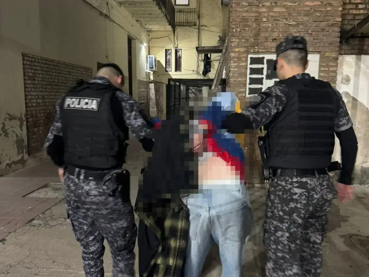 Detuvieron a un joven tras resistirse y agredir a un policía durante un control de tránsito
