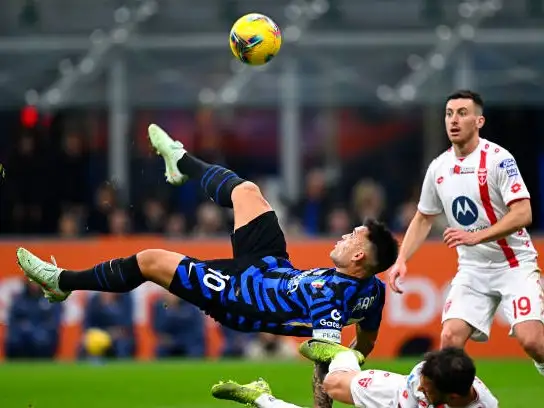 Lautaro Martínez en acción ante Monza.