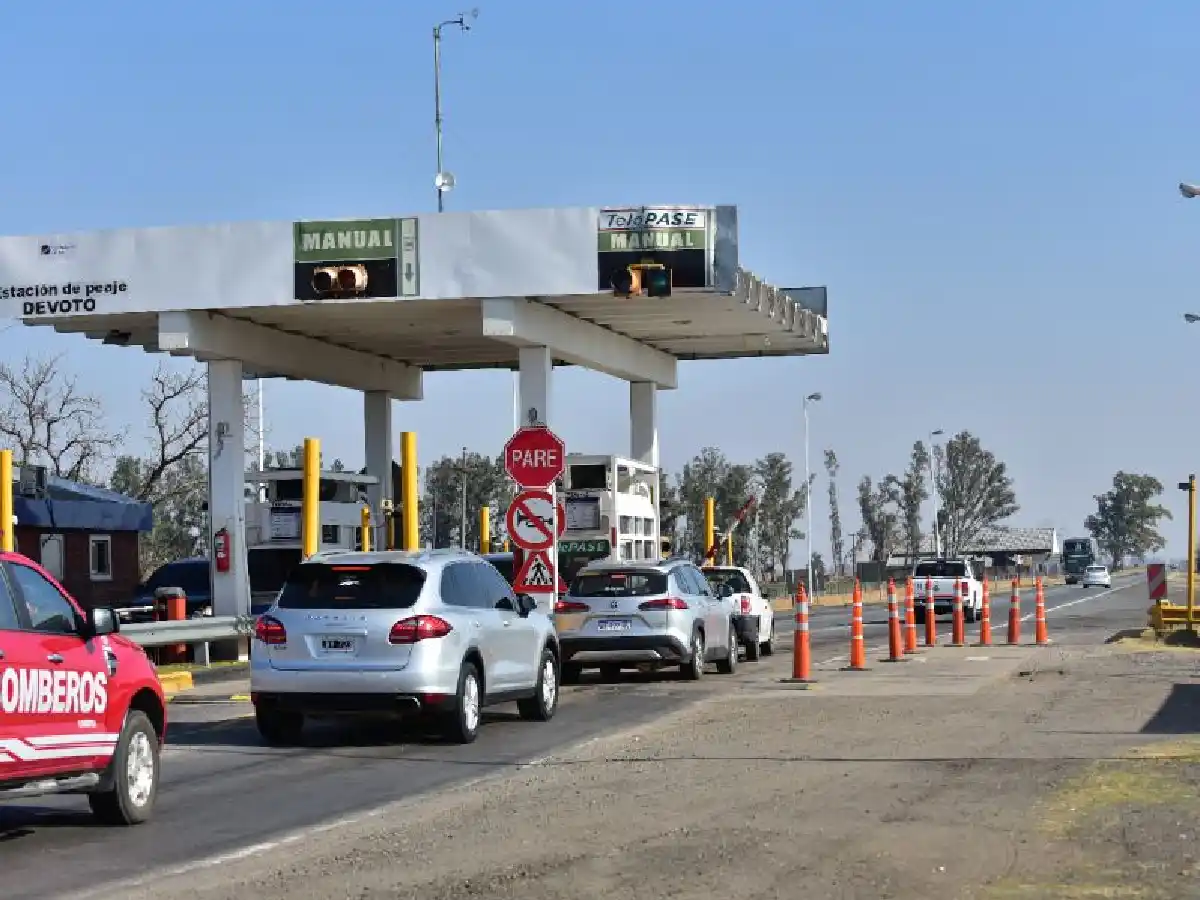 Vacaciones de invierno: 250 vehículos por hora en el peaje y refuerzos de colectivos