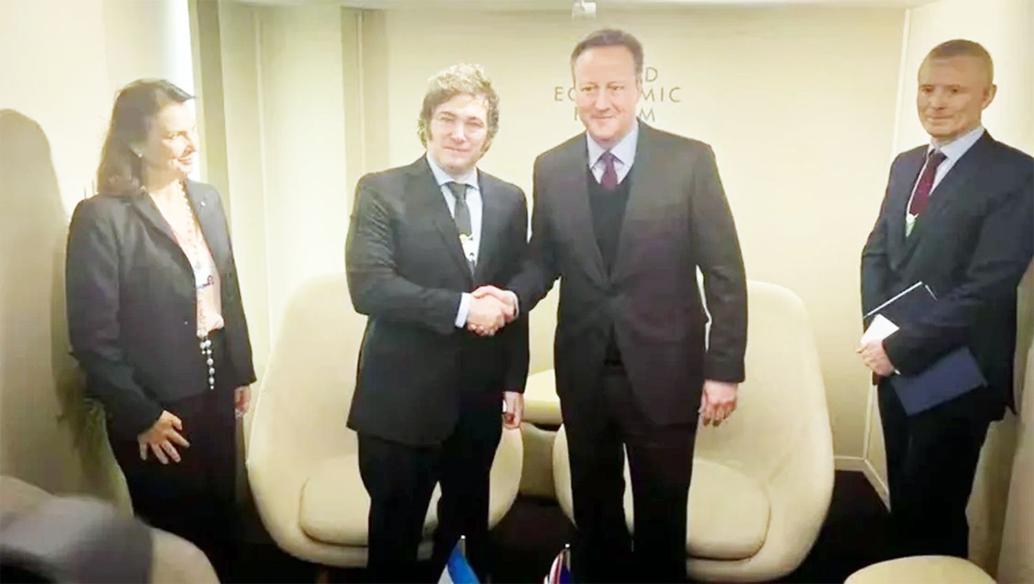Javier Milei se reunió hoy con canciller británico, David Cameron