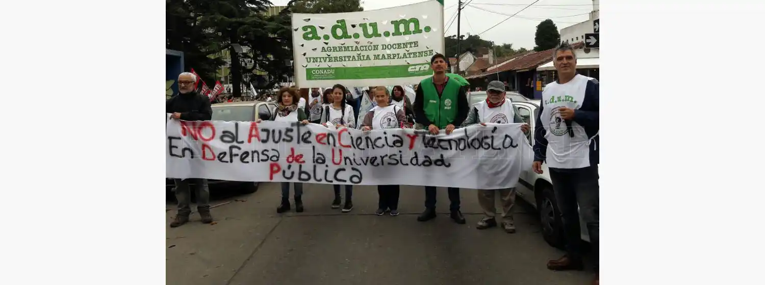Universitarios están de paro y harán una marcha de antorchas