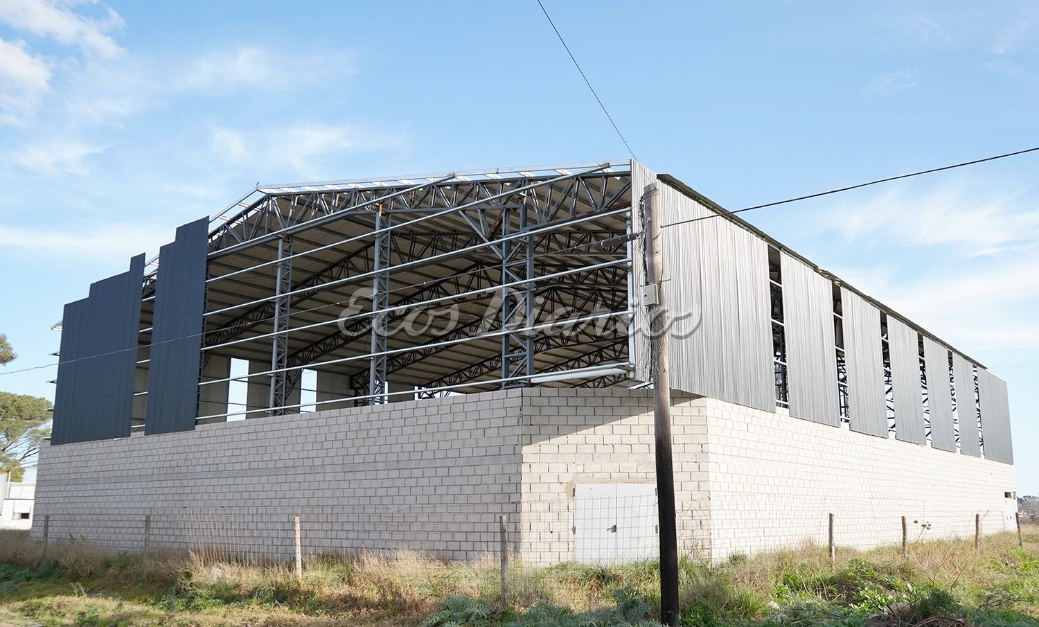 Aun resta un 25%. En la construcción del complejo deportivo de la avenida 98