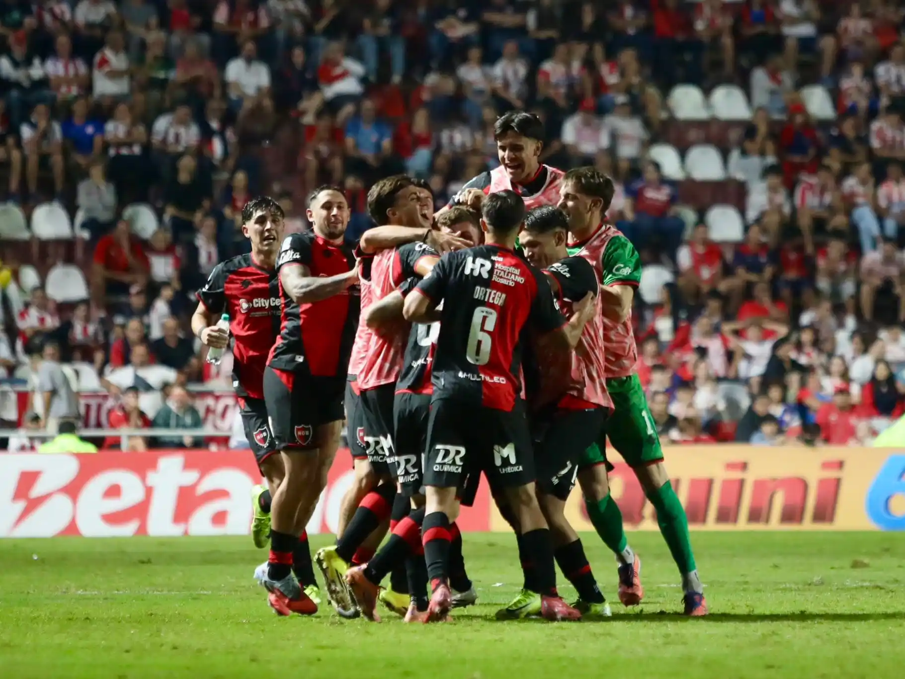 Newell´s le ganó por 3 a 2 a Unión y logró su segunda victoria de visitante