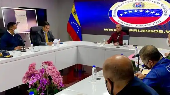 ¡BANCA CUSTODIADA! Maduro ordena presencia policial en las entidades por la reconversión