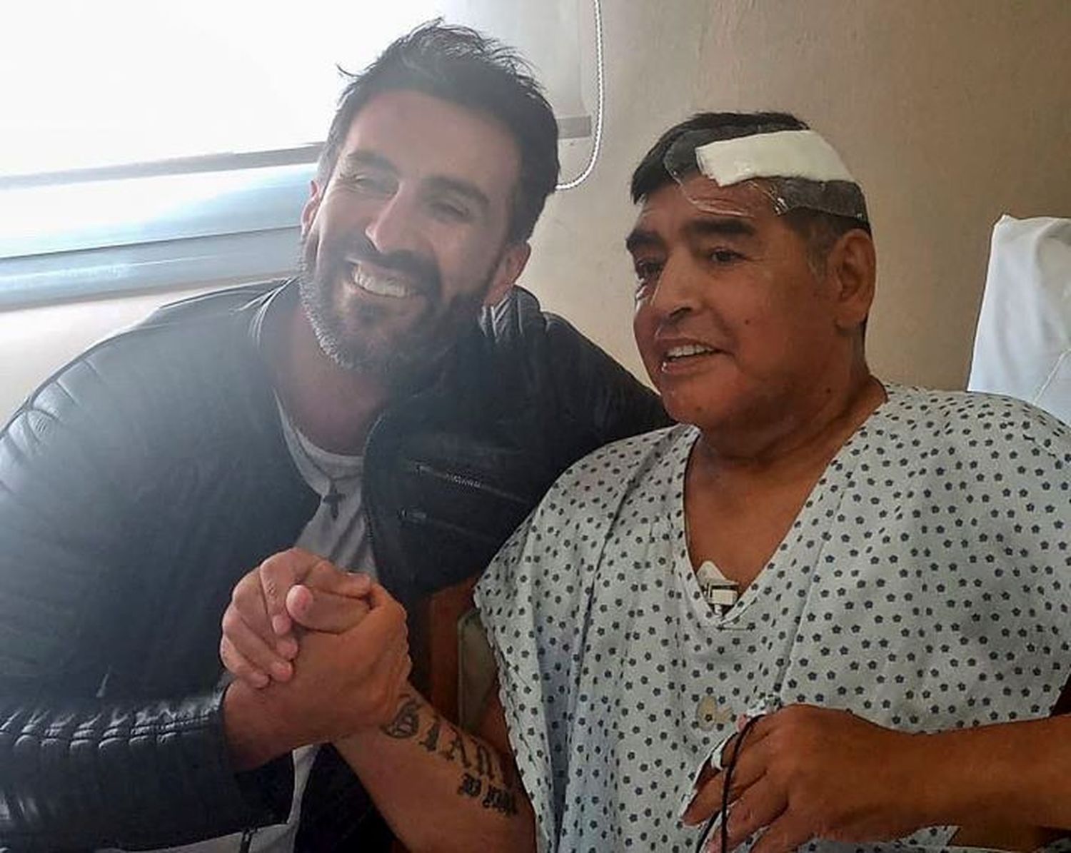 Maradona sale del hospital