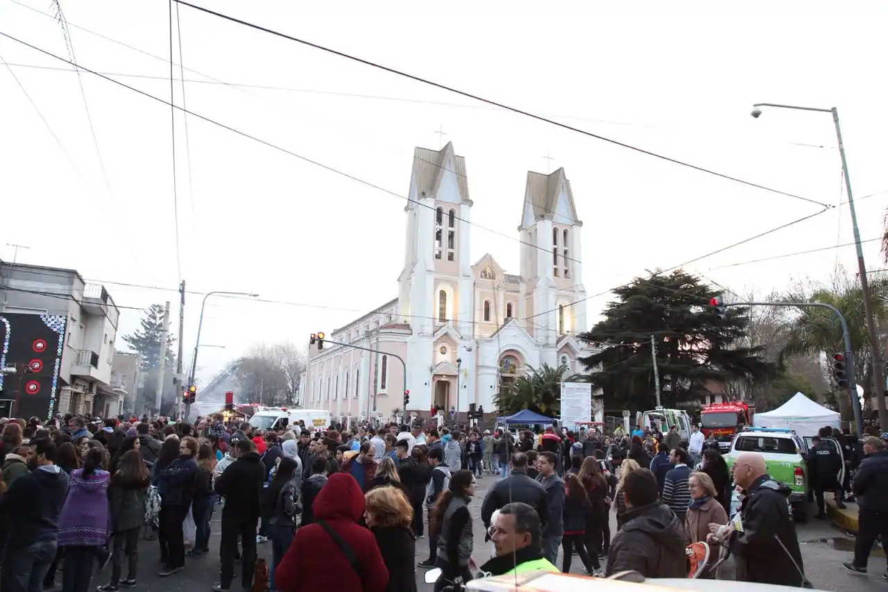 Fiestas Patronales: Bernal siguió sus festejos con los tradicionales fogones 