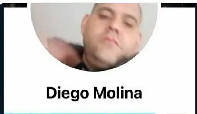 Echaron al empleado de la casa de sepelios que se sacó una foto junto al cuerpo de  Maradona