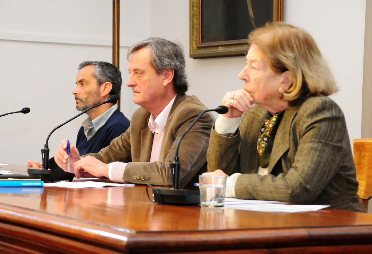 Frolik tuvo que desempatar la votación porque el Frente de Todos y el PRO-MID lo hicieron en contra