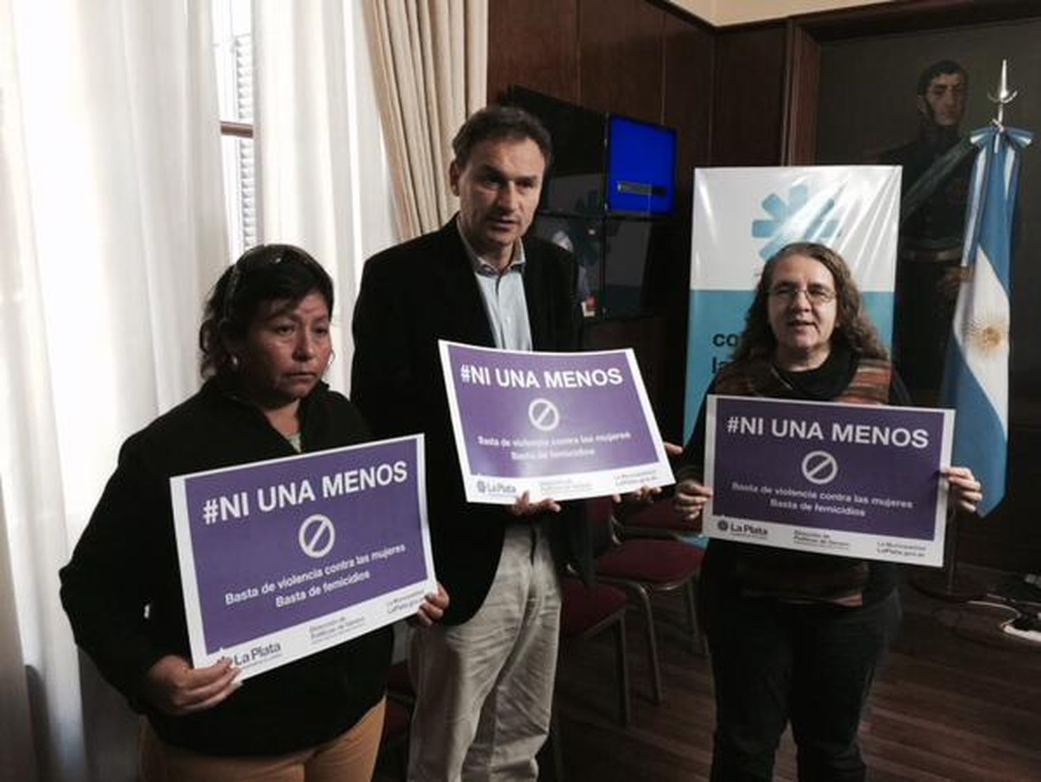 #NiUnaMenos: La foto de Bruera tras cerrar refugio de víctimas en La Plata