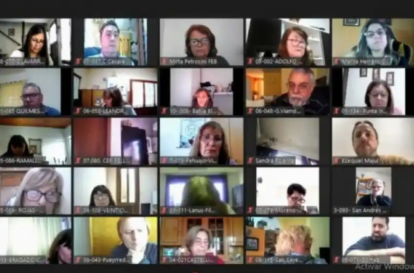 Gremios docentes aceptan la propuesta de aumento salarial de Kicillof