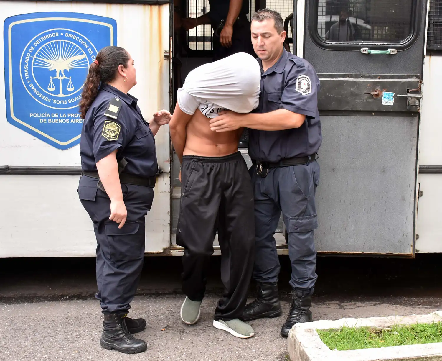Confirmaron la detención de los cinco acusados de abusar de una adolescente