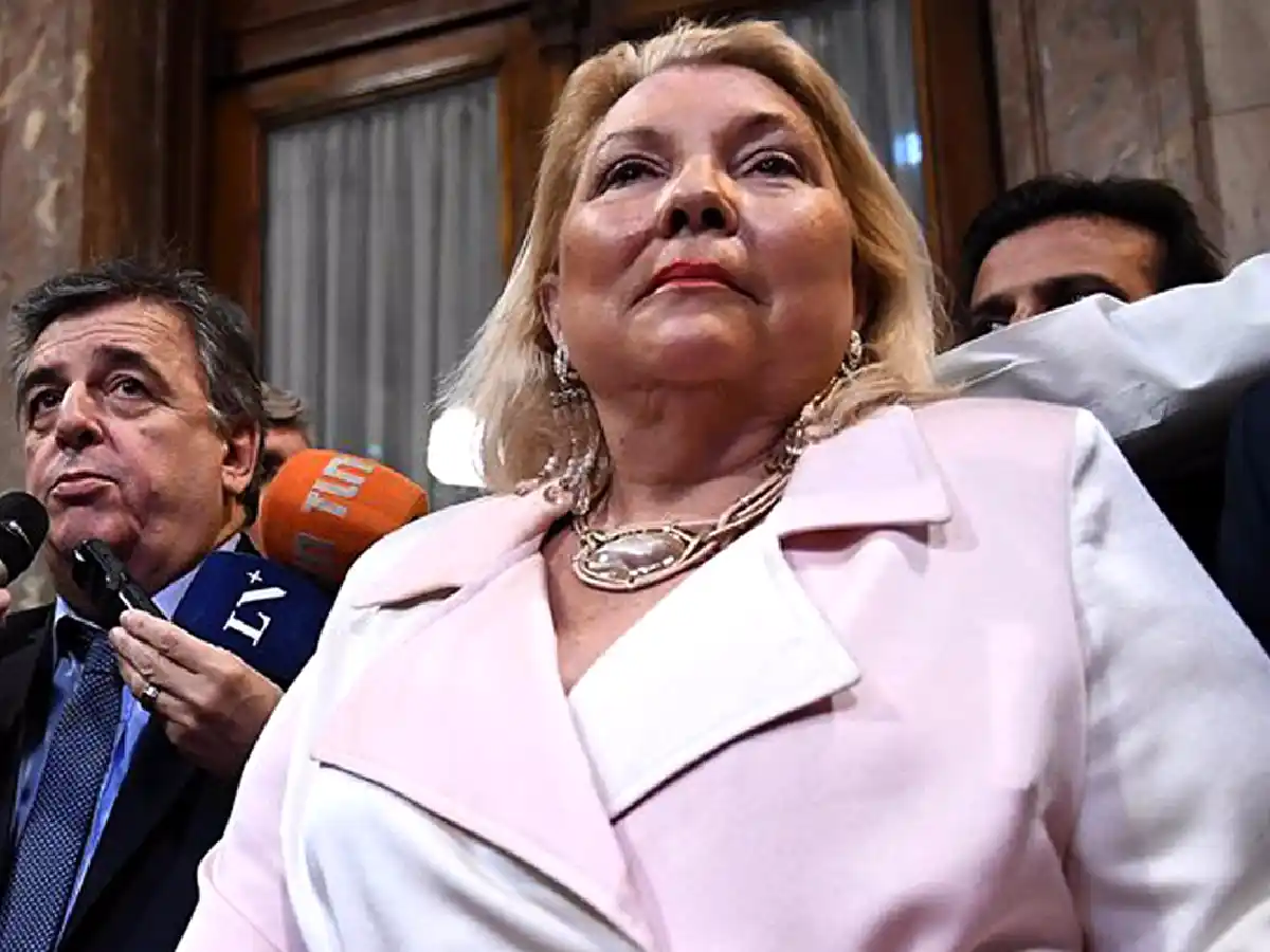 Carrió advirtió que le quieren poner un "muerto" al Gobierno