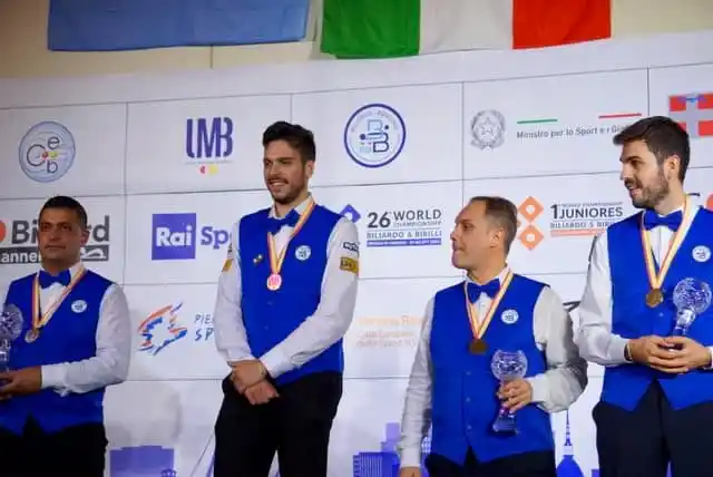 En el podio. Camilo Gómez fue semifinalista y completó un gran Mundial