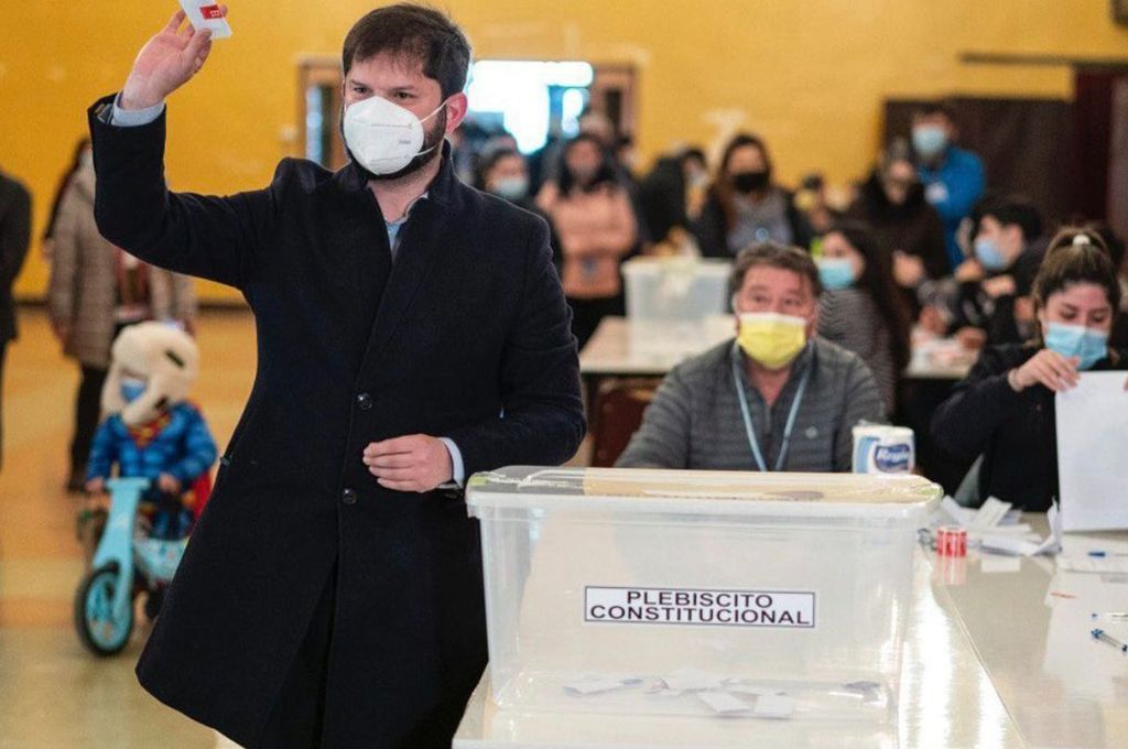 Cerró la votación del plesbicito para reformar la Constitución de Chile