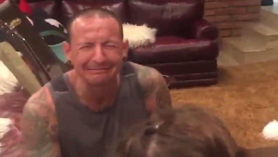 Las últimas imágenes del cantante de Linkin Park antes de aparecer muerto