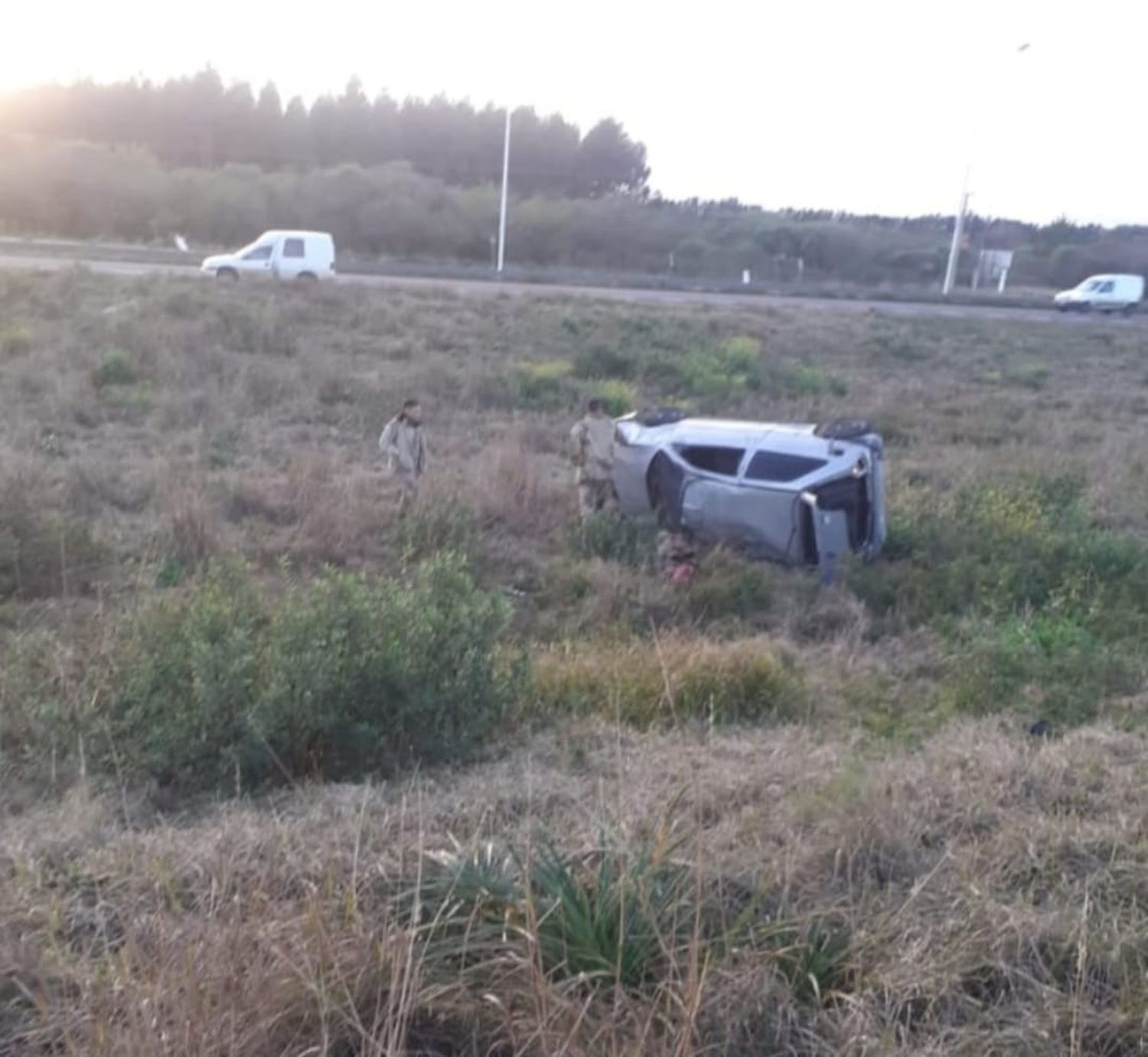 Accidente Vial en Ruta Nacional Nº 14: Vuelco de vehículo con dos ocupantes