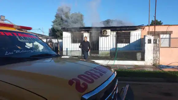 Bomberos Voluntarios intervino en el incendio de Vivienda