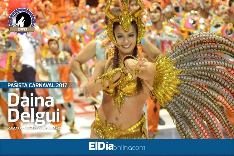 Daiana Delgui es la mejor pasista 2017 por la comparsa Kamarr 
