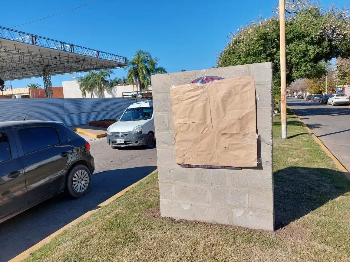 mural ni una menos 3 de febrero y sarmiento 00