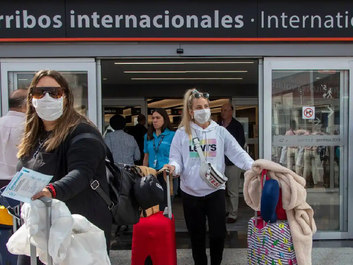 El Gobierno restringe los vuelos internacionales desde y hacia EEUU, Europa, México y Brasil