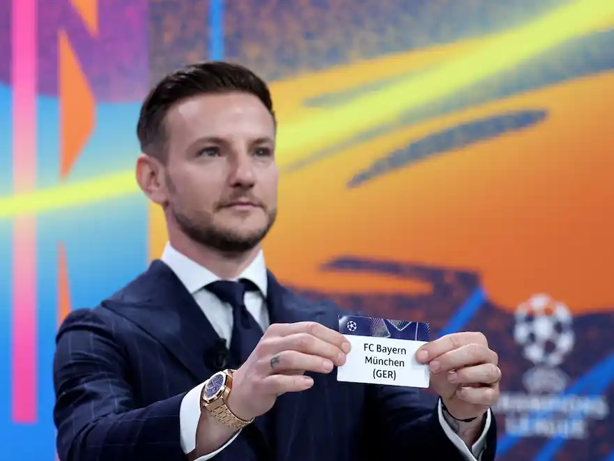 Ivan Rakitic, el encargado de sacar las bolillas (Foto: Reuters/Pierre Albouy).