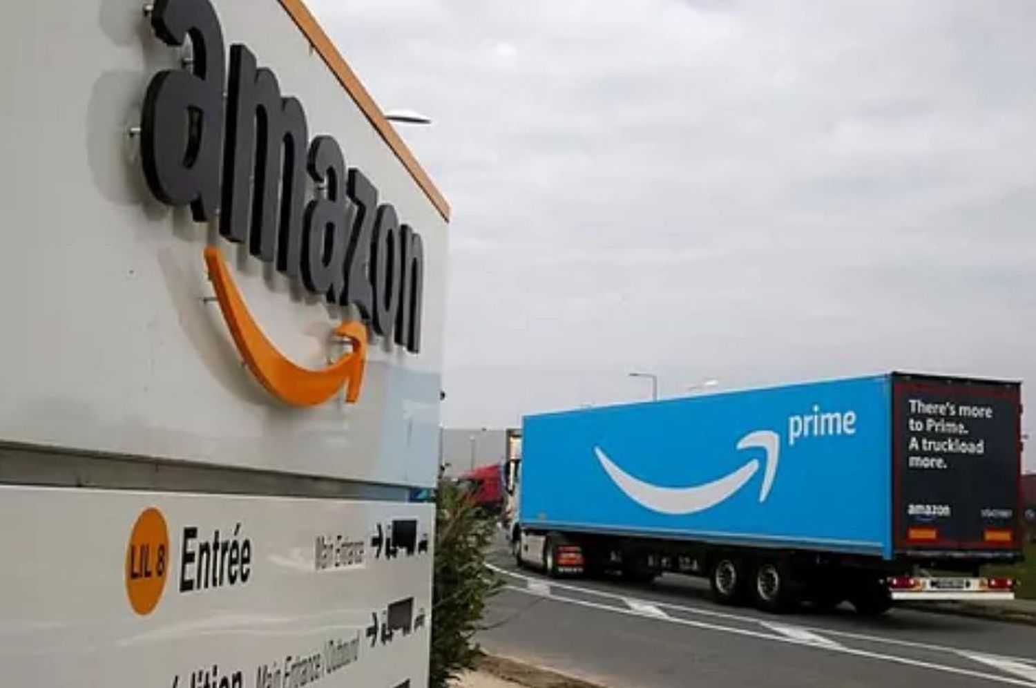 Para evitar una “rebelión”, Amazon aumentará el salario de sus empleados