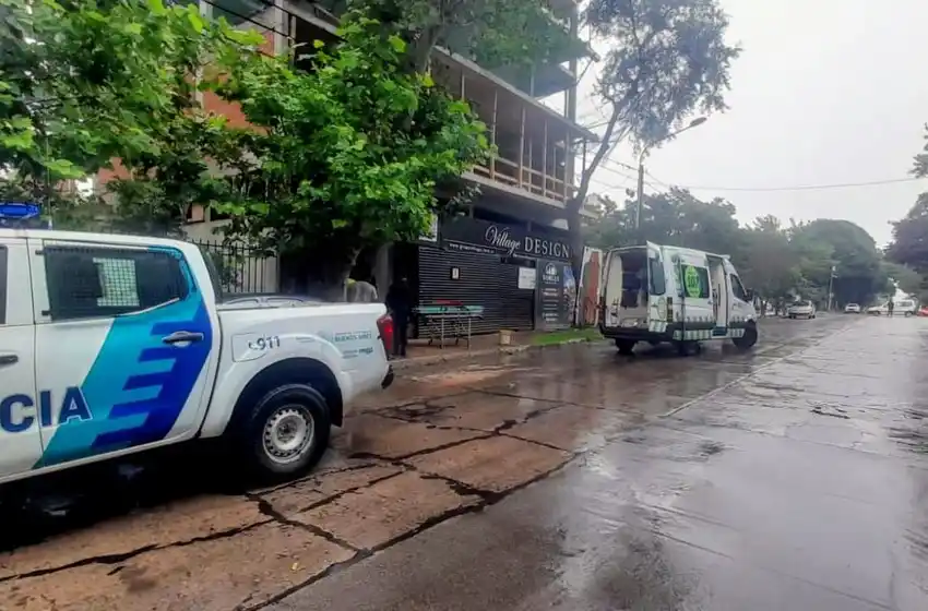 Internaron con traumatismo de cráneo a trabajador de la construcción que cayó de un tercer piso
