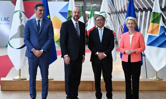 Petro debuta con liderazgo en la cumbre CELAC-UE (+ Video)