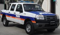 Dos delincuentes robaron un remis, se despistaron y huyeron a pie por las sierras