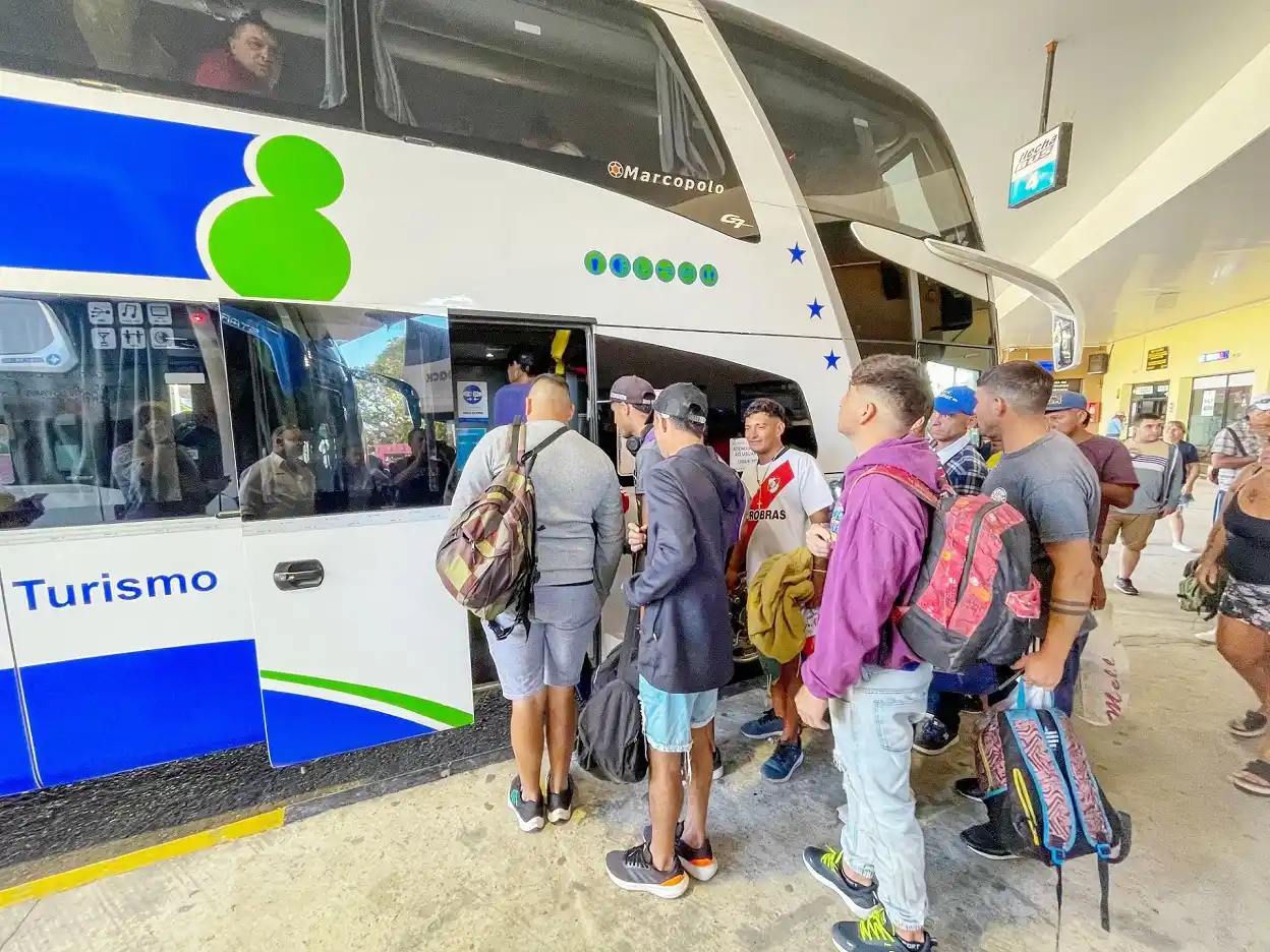 Finalizó la inscripción para el transporte de trabajadores frutícolas a Río Negro y Neuquén