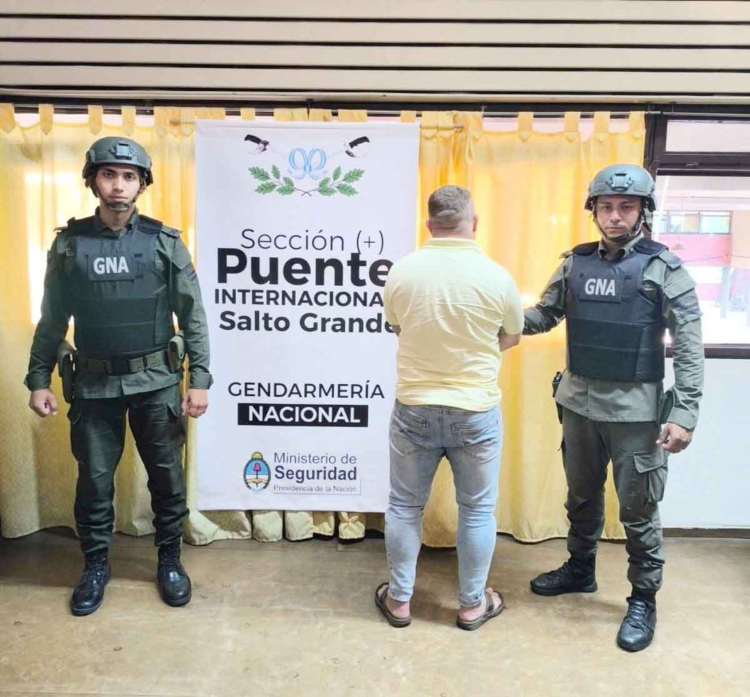 Detienen a un hombre con pedido de captura en el Puente Internacional “Salto Grande”